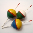 K��a velk� barevn�, d�lka spl�vku 45 mm, celkov� d�lka s br�kem 135 mm, z�t� 37 g. Polystyrenov�, r�znobarevn� lakovan�, s um�l�m br�kem. Tento spl�vek byl ur�en k lovu dravc�. V�robce ZNAK HK.