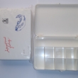 Krabička RYNA, druh 13006. Krabička na rybářské potřeby, z umělé hmoty, s 10 přihrádkami. Velikost: 155 x 100 x 30 mm. Výrobce J.M.B. RYNA. Originální balení v plastovém sáčku.