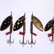 VRBOV� LIST, zleva druh 1233, velikost l�i�ky 50 mm (velikost 3), v�ha cca 11,15 g a druh 1232, velikost l�i�ky 40 mm (velikost 2), v�ha 7,16 g. Mosazn�, �ern� lakovan� se �lut�mi te�kami. Signace RYNA. V�robce ZNAK HK.