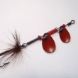 MORAVA, druh 40/1,2, velikost l�i�ek 13 mm a 16 mm, 2 g. Obl�ben� dvoul�i�kov� mu�kov� t�pytka, vyr�b�n� ve dvou velikostech. Niklovan�, spodn� strana �erven� lakovan�. Nesignov�no, markanty Re-fly.