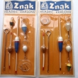 Sada spl�vk� s jehlou, druh 14003. Cena 14,50 K�s. V�robce ZNAK HK. Datum expedice 8. listopadu 1974 (vlevo) a 11. z��� 1980. Origin�ln� vakuov� balen� na kart�.